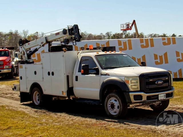 Image of Ford F-550 equipment image 3