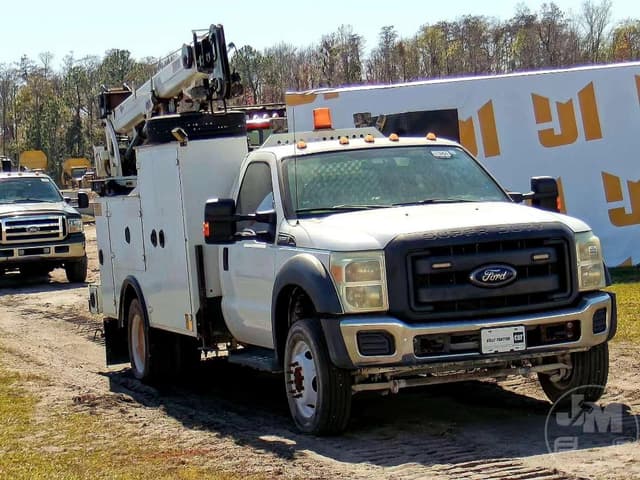Image of Ford F-550 equipment image 2