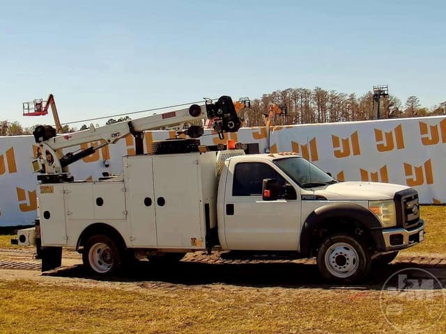 Image of Ford F-550 equipment image 4