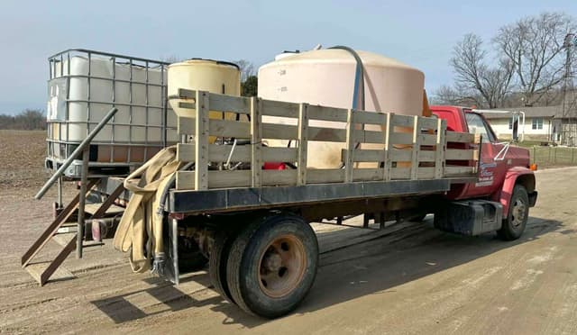 Image of Chevrolet C60 equipment image 1