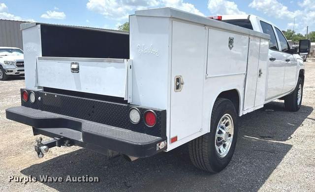 Image of Chevrolet 3500HD equipment image 4