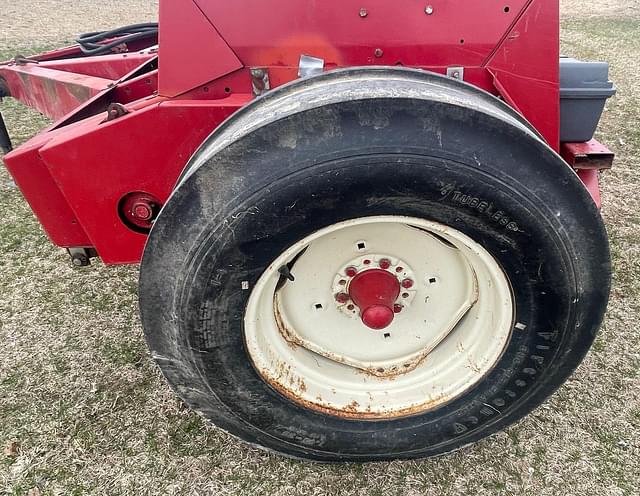 Image of International Harvester 5100 equipment image 2