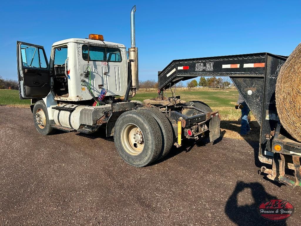 Main image International 8100