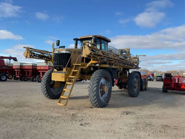 Image of Ag-Chem RoGator 984 equipment image 2