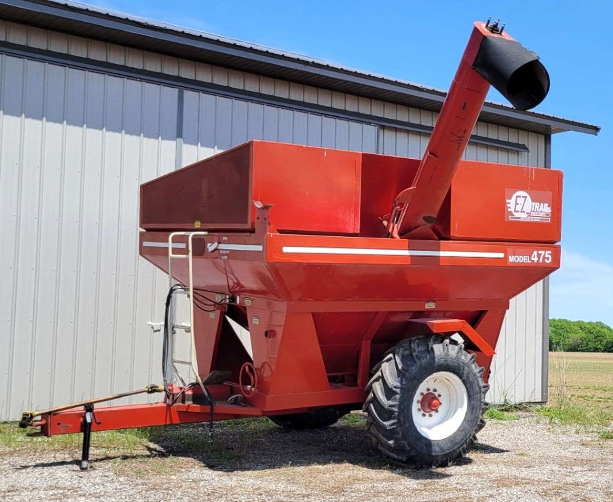 E-Z Trail 475 Equipment Image0
