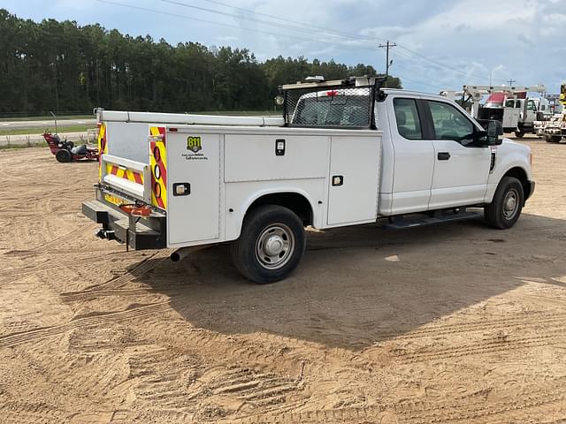 Image of Ford F-250 equipment image 4