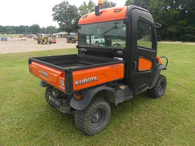 Image of Kubota RTV-X1100C equipment image 2