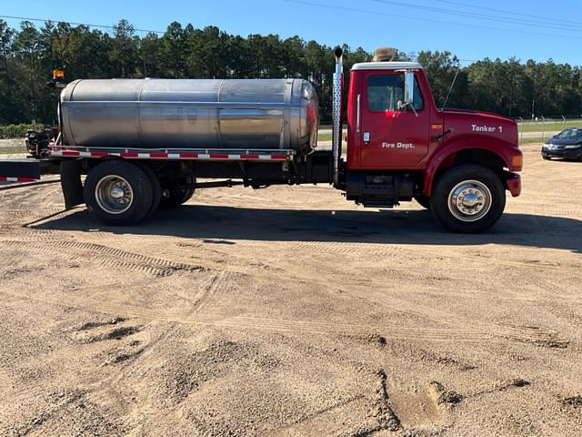 Image of International 4700 equipment image 3