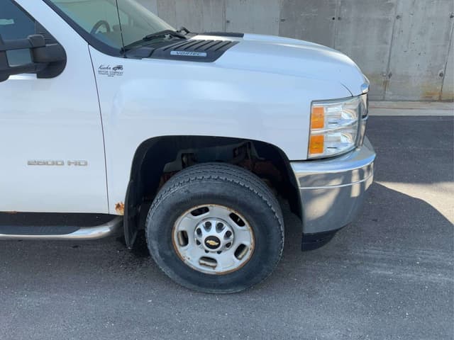 Image of Chevrolet 2500HD equipment image 3
