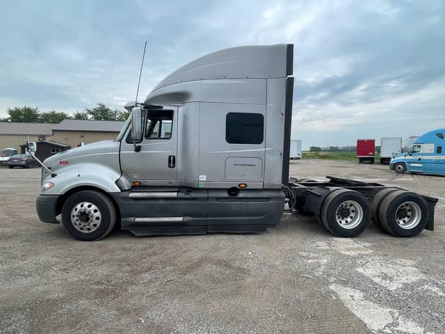 Image of International ProStar+ 122 equipment image 1