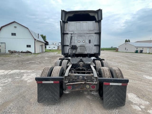 Image of International ProStar+ 122 equipment image 3