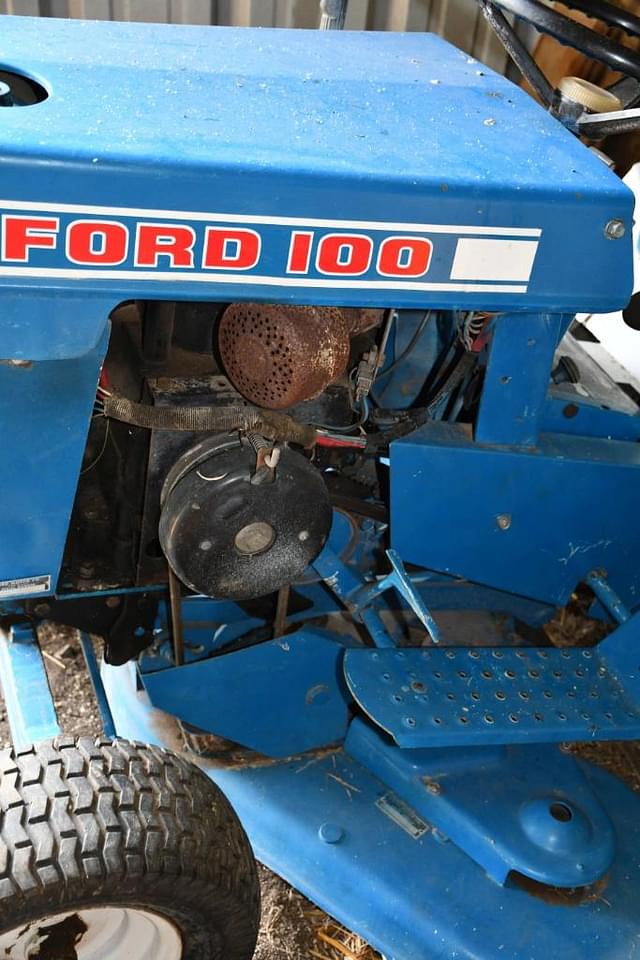 Image of Ford 100 equipment image 3