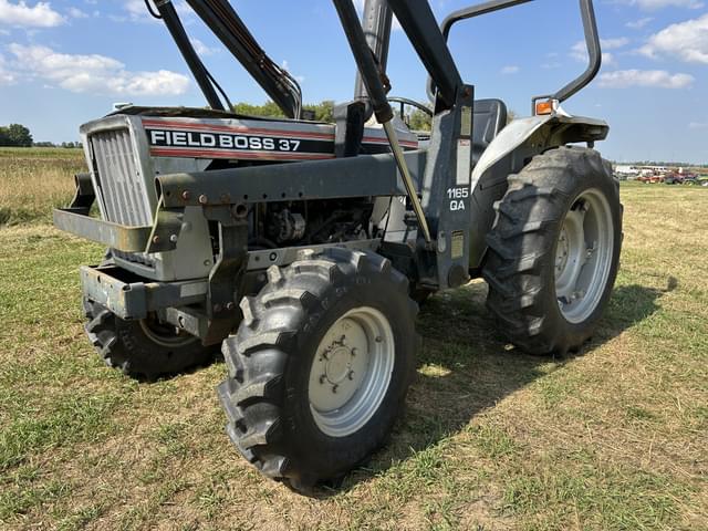 Image of White Field Boss 37 equipment image 2