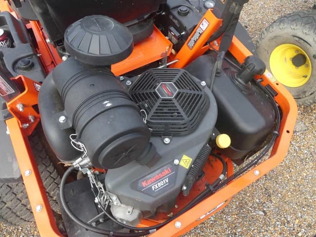 Image of Kubota Z726X equipment image 4