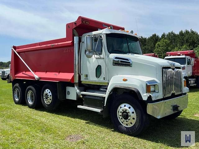 Image of Western Star 4700SF equipment image 2