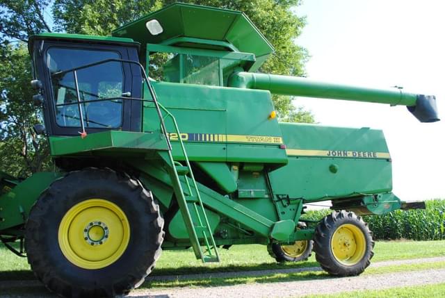 Image of John Deere 6620 equipment image 1