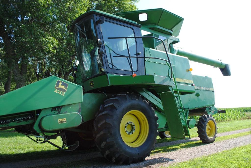 Image of John Deere 6620 Primary image