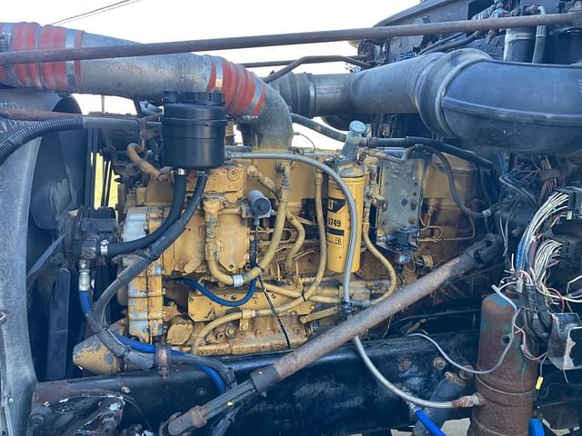 Image of Peterbilt 377 equipment image 2