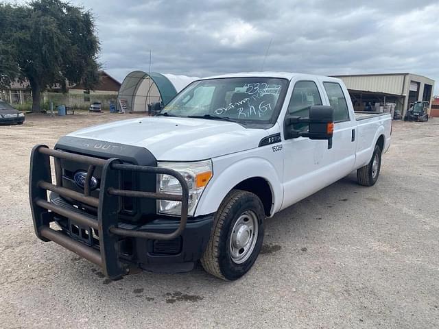 Image of Ford F-350 equipment image 1