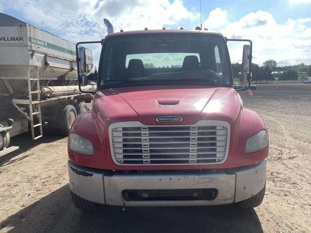 Image of Freightliner Business Class M2 equipment image 1