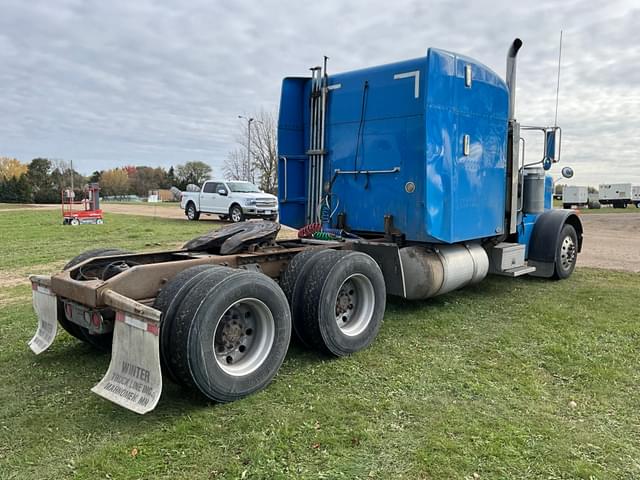 Image of Peterbilt 379 equipment image 4