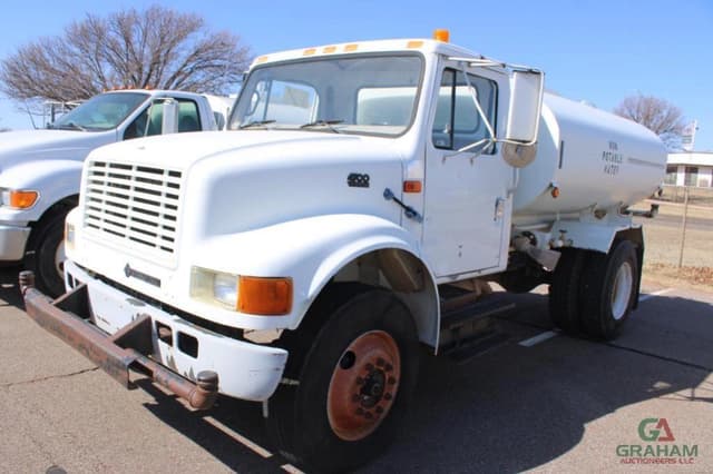 Image of International 4700 equipment image 3