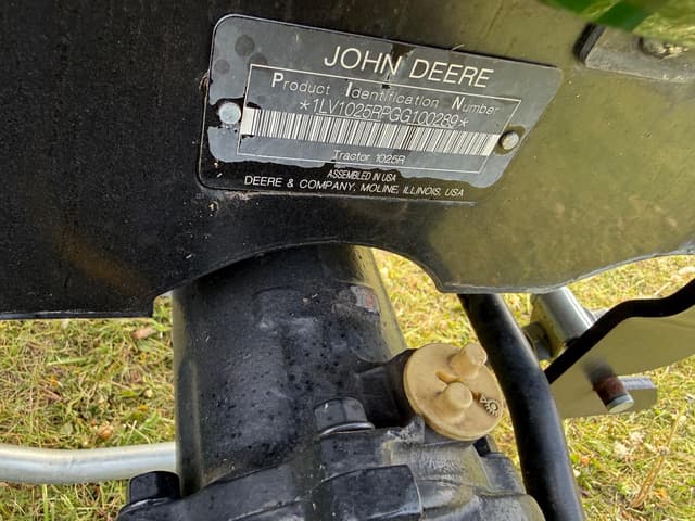 Image of John Deere 1025R equipment image 3