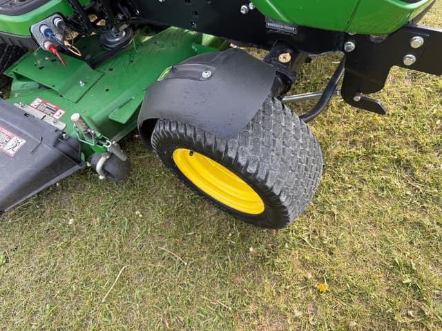 Image of John Deere 1025R equipment image 4