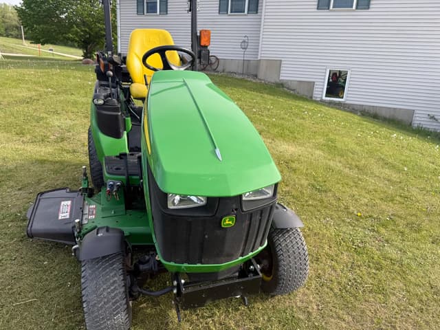 Image of John Deere 1025R equipment image 1