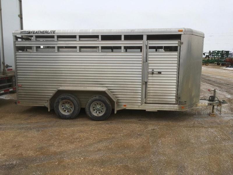 Main image Featherlite 8107