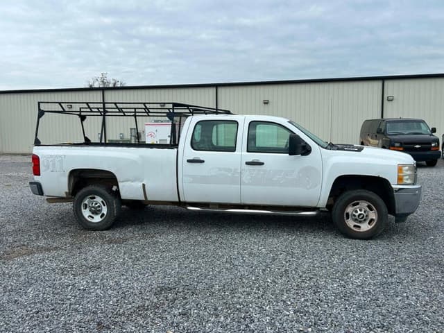 Image of Chevrolet Silverado equipment image 3