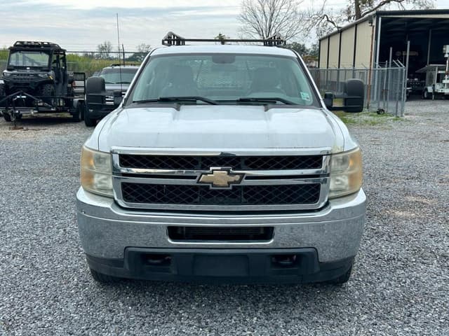 Image of Chevrolet Silverado equipment image 1