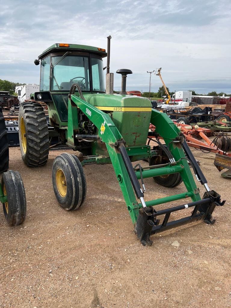 Main image John Deere 4230