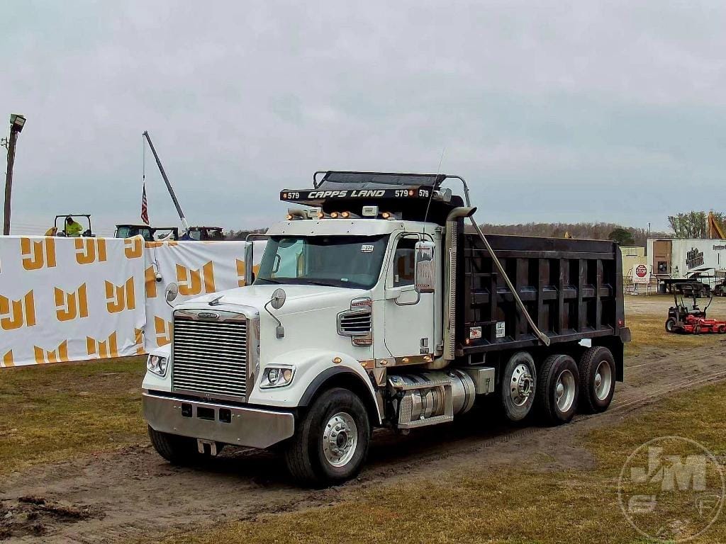 2023 Freightliner SD122 Equipment Image0