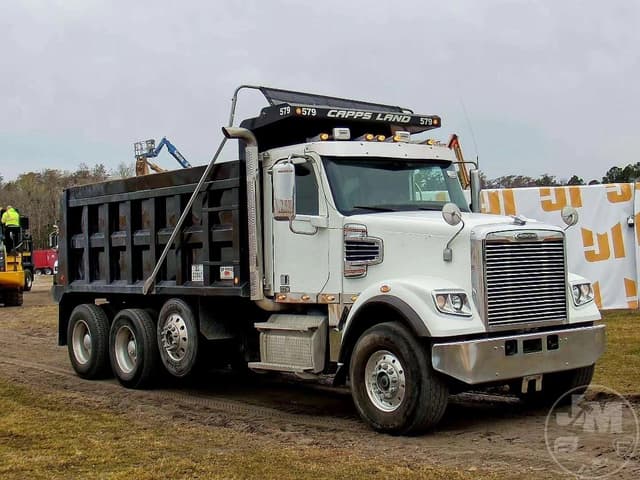 Image of Freightliner SD122 equipment image 3