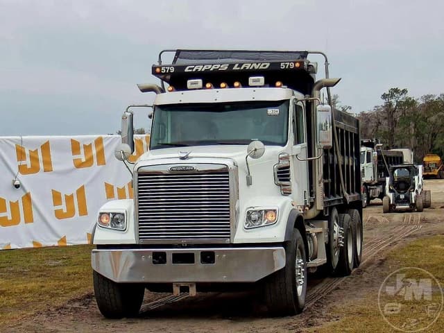 Image of Freightliner SD122 equipment image 1