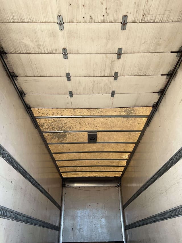 Image of Freightliner FL50 equipment image 4