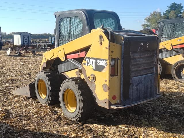 Image of Caterpillar 236D equipment image 3
