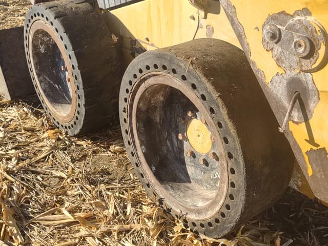 Image of Caterpillar 236D3 equipment image 4