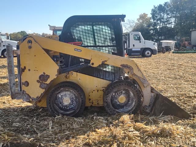 Image of Caterpillar 236D3 equipment image 2