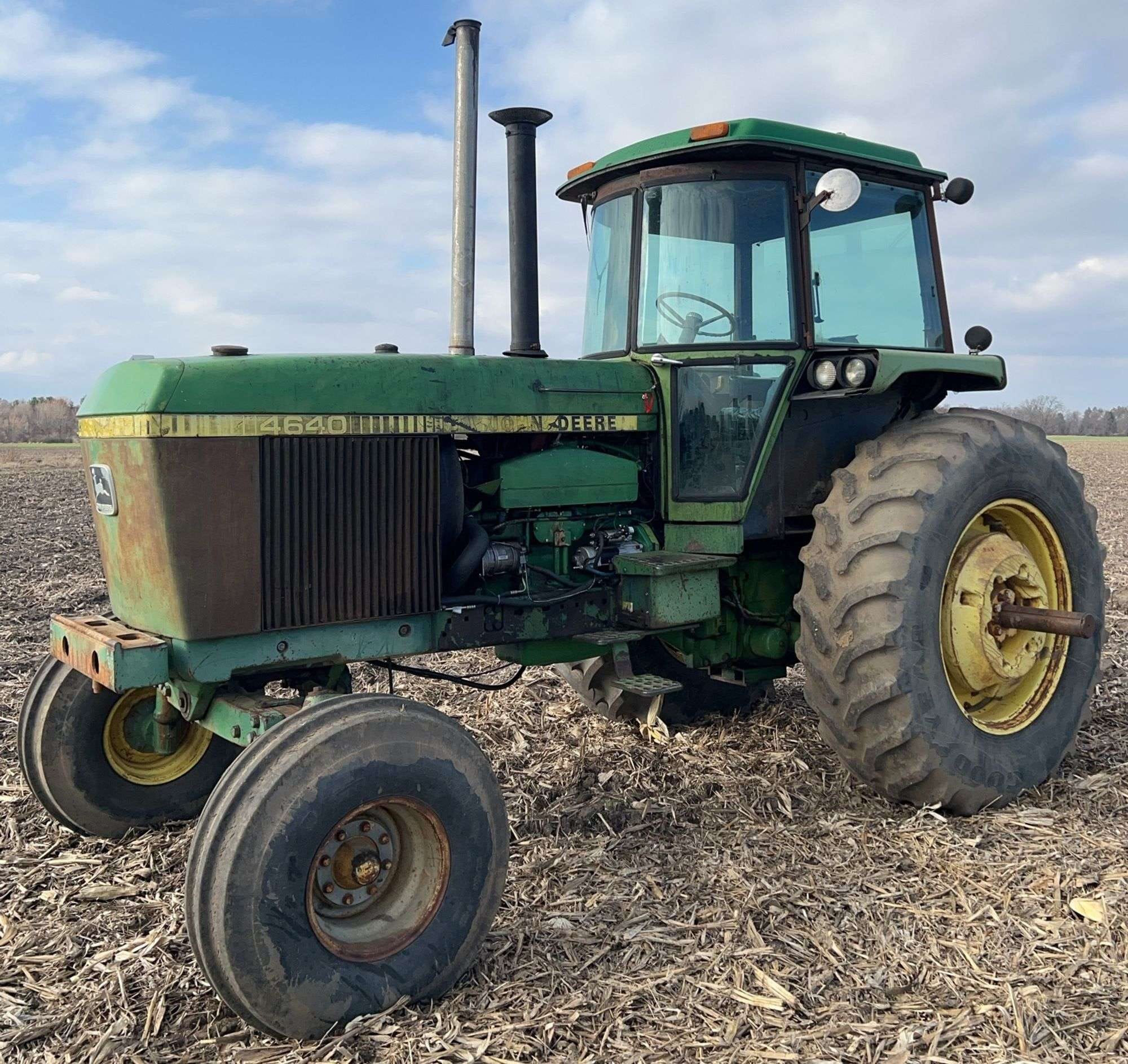 John Deere 4640 Equipment Image0