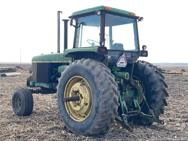 Image of John Deere 4640 equipment image 4