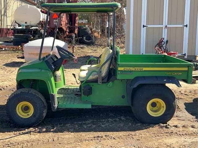 Image of John Deere Gator TS 4x2 equipment image 1