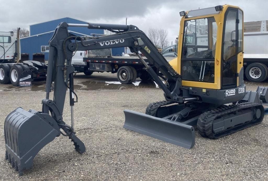 Main image Volvo ECR38