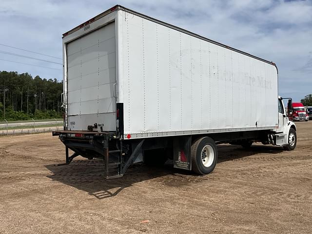Image of Freightliner M2 equipment image 4