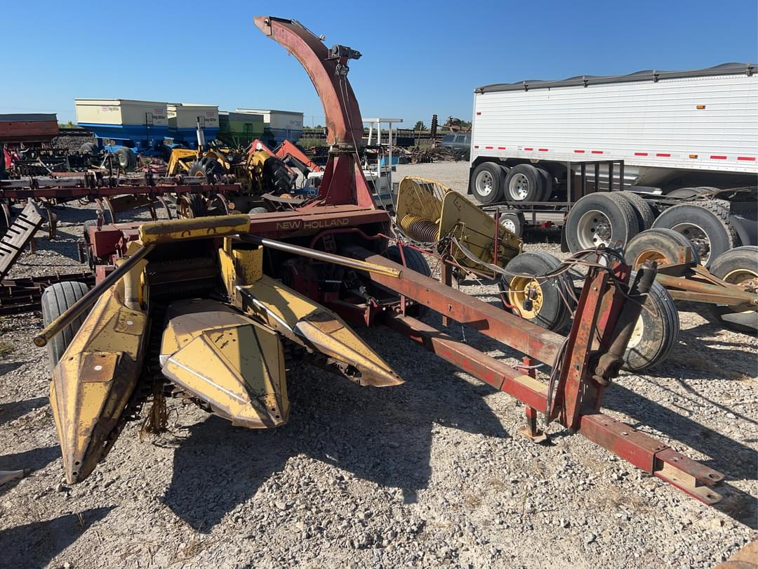 Image of New Holland 890 Primary image