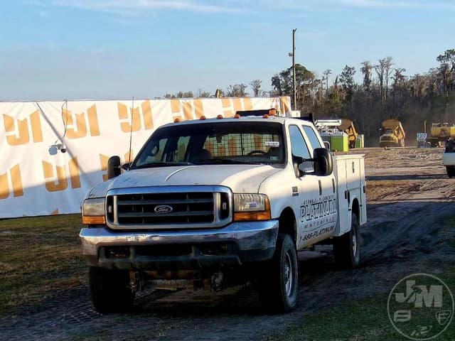 Image of Ford F-350 equipment image 1
