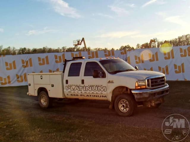 Image of Ford F-350 equipment image 3