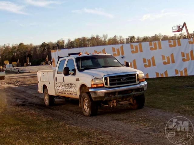 Image of Ford F-350 equipment image 2