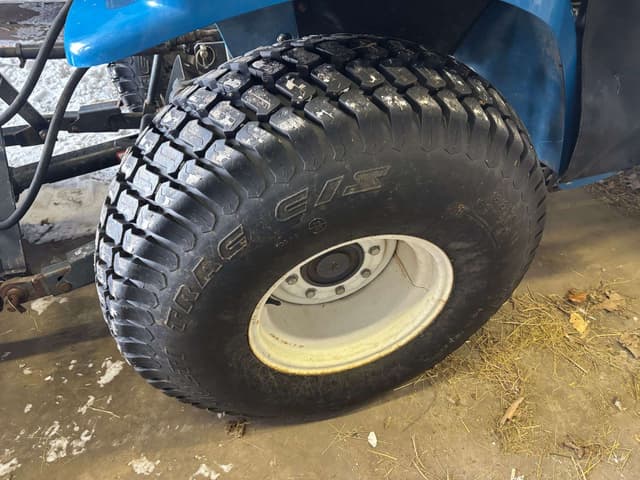 Image of New Holland TC25D equipment image 4